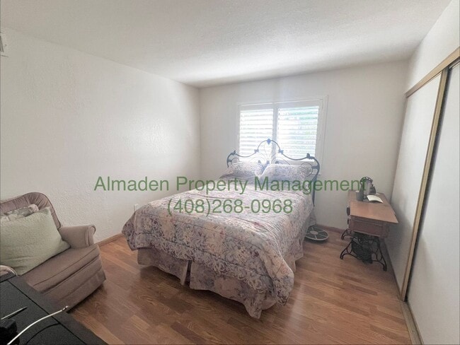 Building Photo - Remodeled Sunrise Community Single Story Condo! Pets Negotiable! Great Schools & Central A/C!!