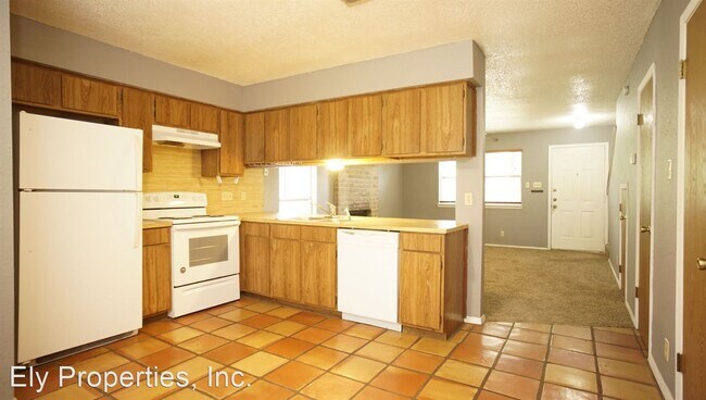 Building Photo - 2 br, 1.5 bath House - 1505-B Cinnamon Path