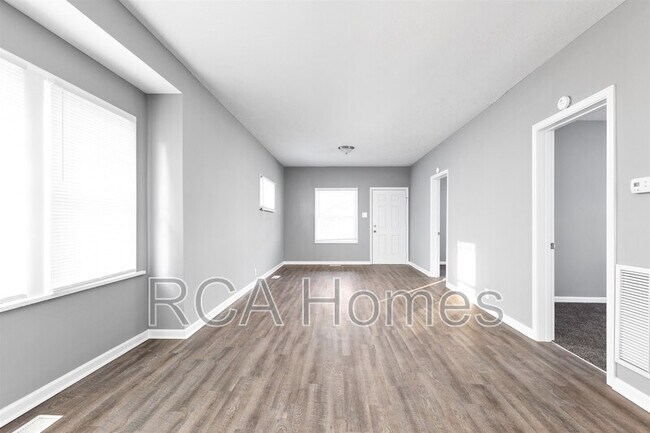 Building Photo - 2165 N Dexter St