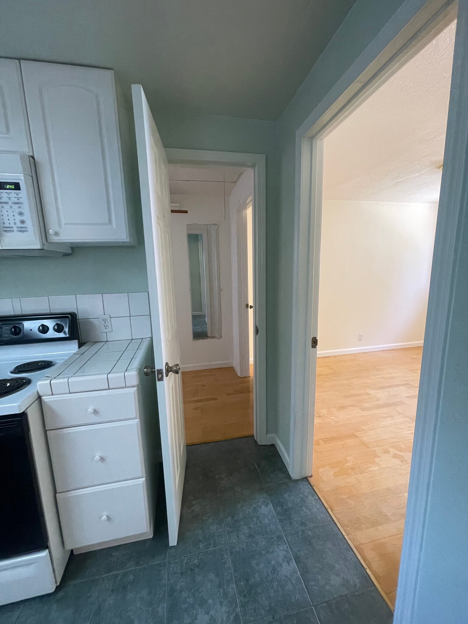 Kitchen to Walk In Closet - 15040 Los Gatos Blvd