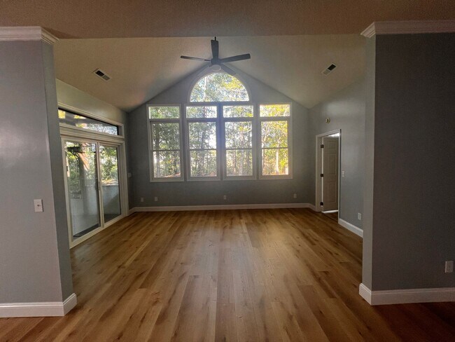 Building Photo - 1237 Clipper Rd