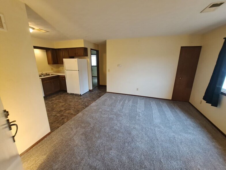 Building Photo - 1444 W 16th St