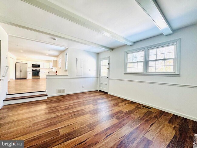 Building Photo - 220 Somerdale Rd