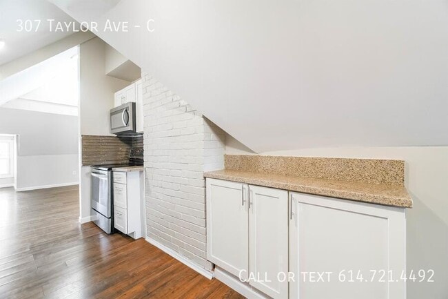Building Photo - 307 Taylor Ave