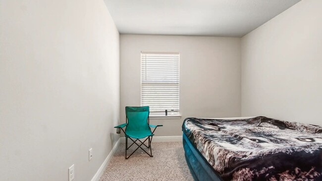 Building Photo - Santa Rosa 3 bedroom