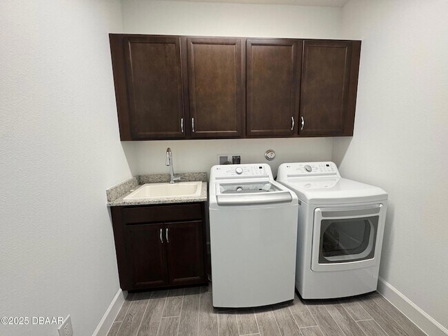 Building Photo - 725 Margaritaville Ave