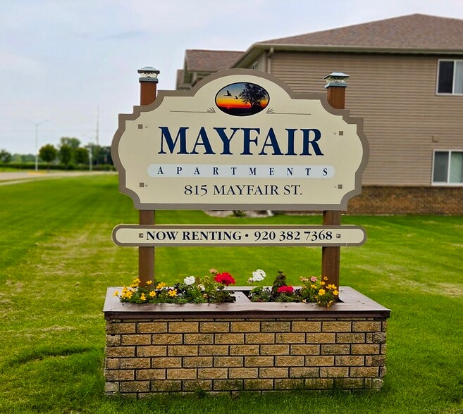 Primary Photo - Mayfair Apartments
