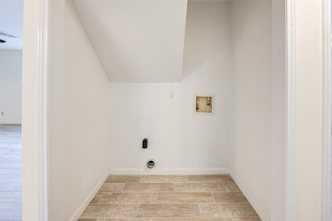 Building Photo - 630 Martin Luther King Rd