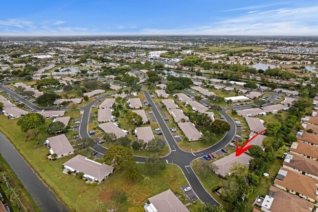Building Photo - 8555 Bella Vista Dr