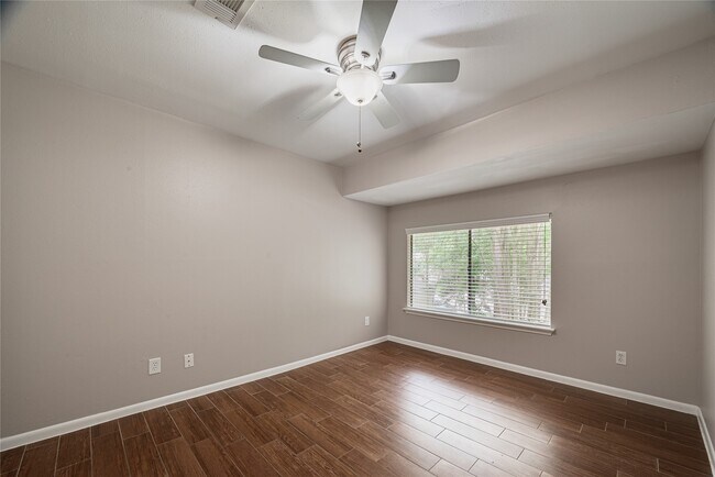 Building Photo - 2425 W Settler's Way