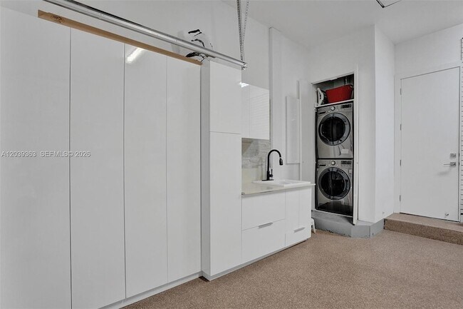 Building Photo - 1529 Shoreline Way
