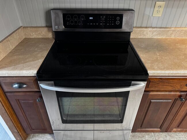 Building Photo - 5941 Leesway Blvd