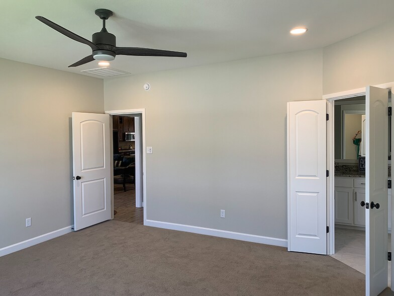 Building Photo - 1312 Solomon Ln