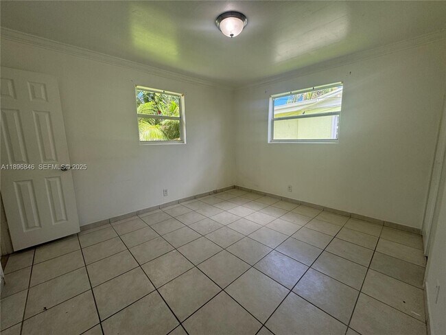 Building Photo - 6871 SW 18th Ct