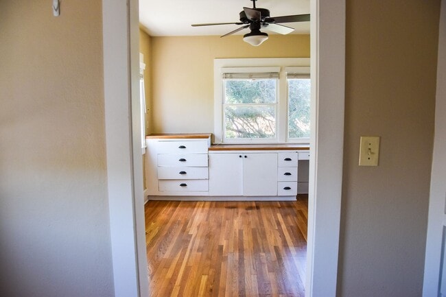 Building Photo - ~ Old Towne Orange Living 2 Story  5 Bedrooms 2 Bath