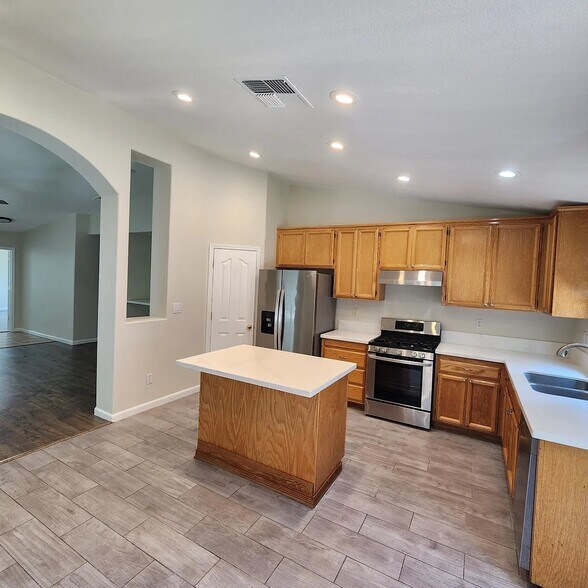 Building Photo - 9919 Tarzo Way