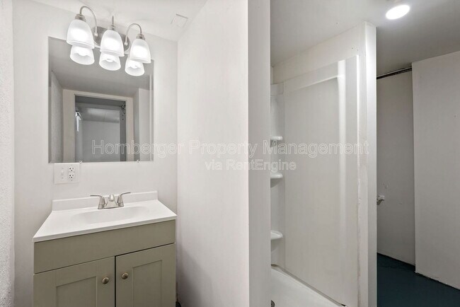 Building Photo - 503 E Joseph Ave