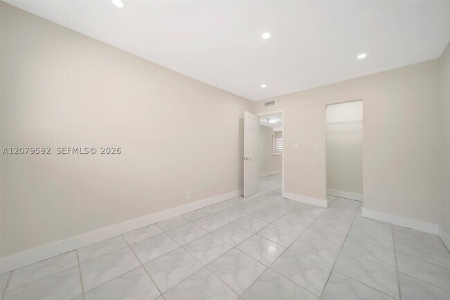 Building Photo - 4051 NE 13th Ave