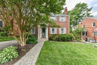 Building Photo - 1008 N Liberty St