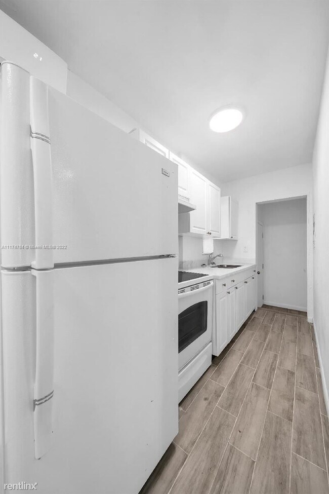 Building Photo - 2 br, 2 bath House - 640 SW 8th Ave # 640 # 8