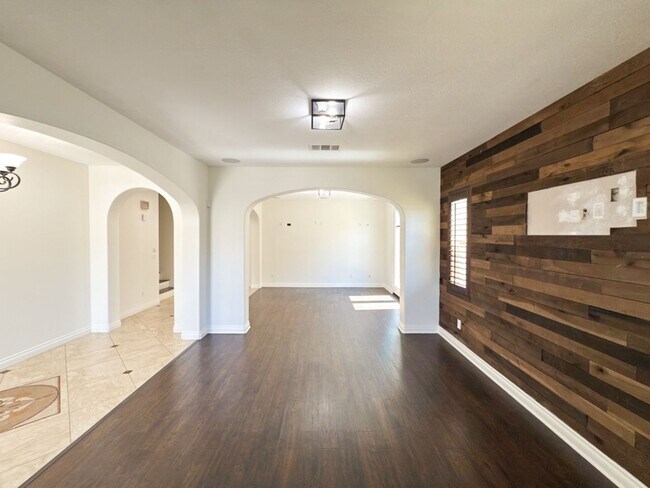 Building Photo - ~Temecula's Wolf Creek Community~ Beautifu...