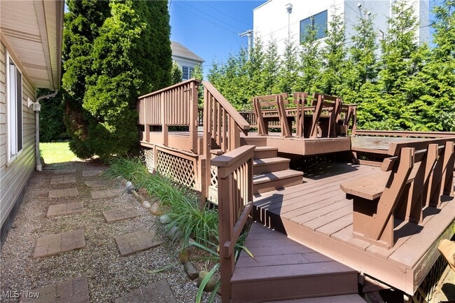 Building Photo - 1212 W 67th St