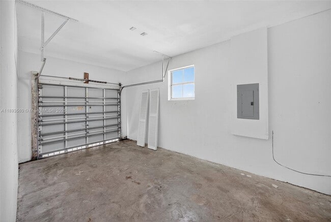 Building Photo - 4281 NE 16th St