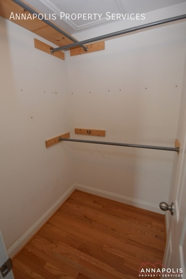 Building Photo - 888 Stonehurst Ct
