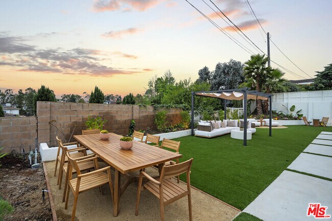 Building Photo - 4600 Don Quixote Dr