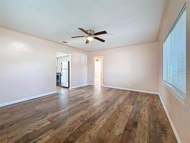 Building Photo - 5810 Tangerine Ave S