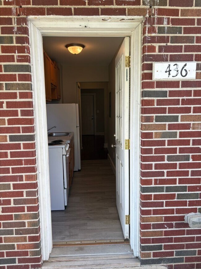 Building Photo - Adorable 1 Bedroom home Fountain Square