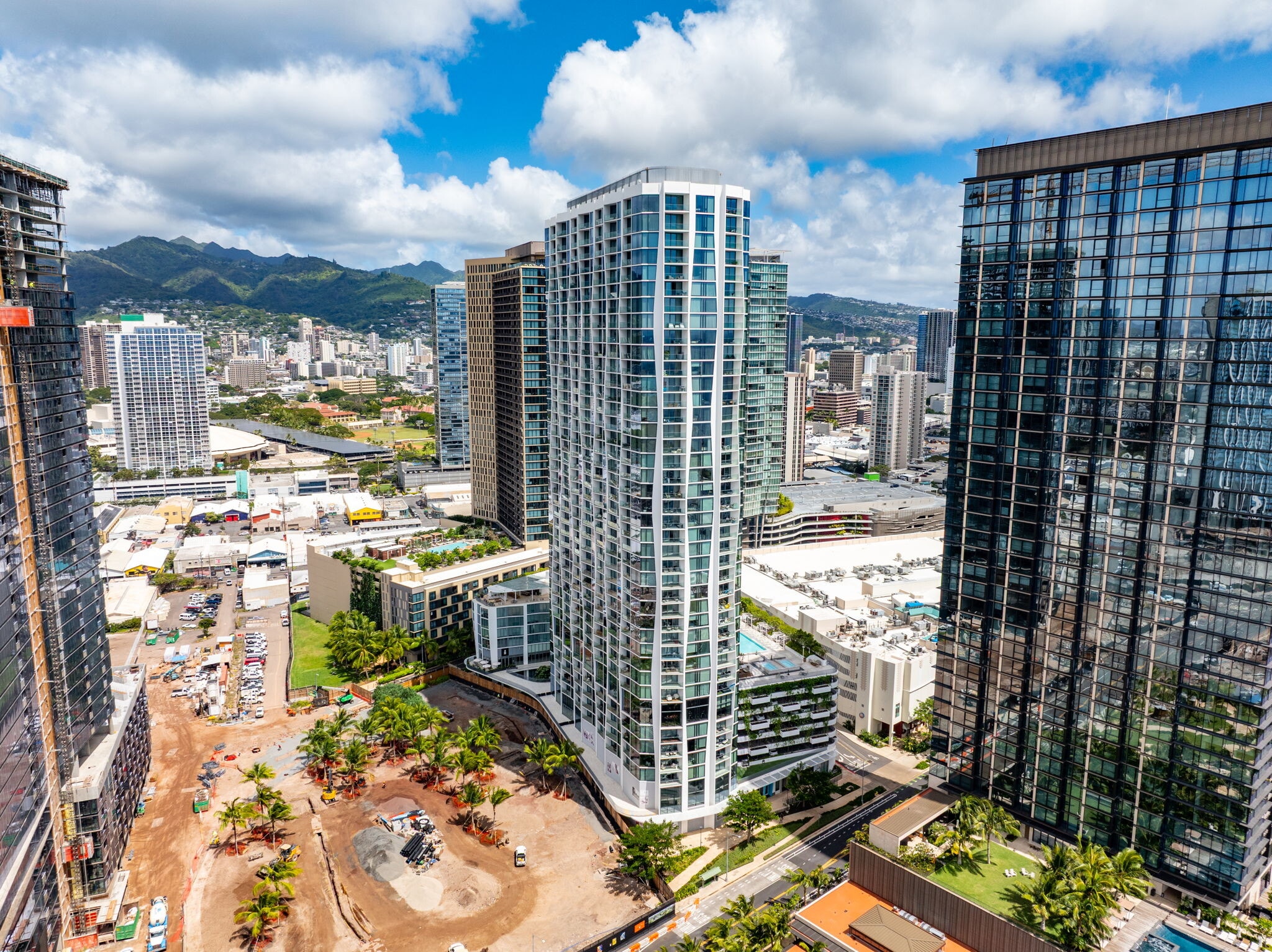 Building Photo - 1000 Auahi St