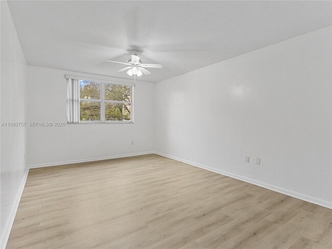 Building Photo - 8343 Lake Dr