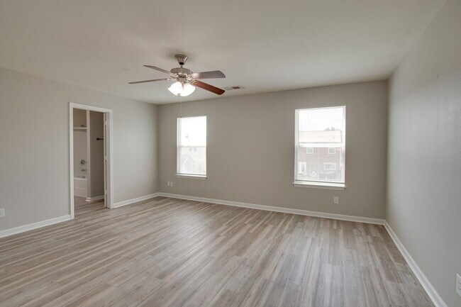 Building Photo - 128 Farmington Dr