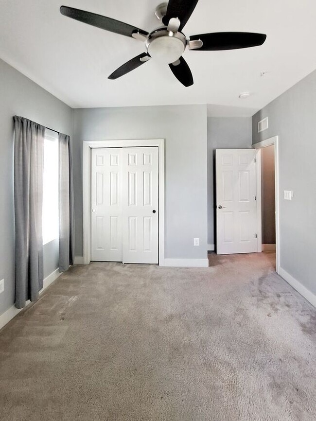 Building Photo - Amazing 3 Level Corner Lot Home in Waldorf...