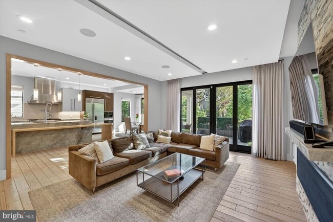 Building Photo - 5310 Dorsett Pl NW