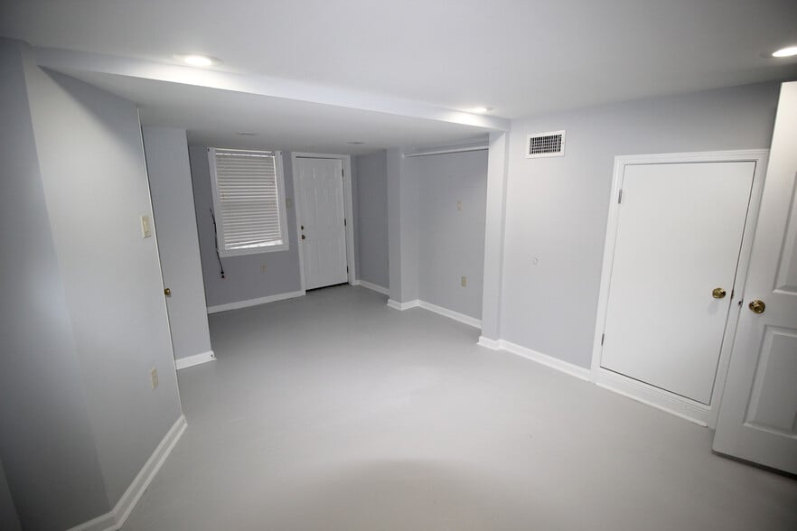 Building Photo - 1124 N Johnson St