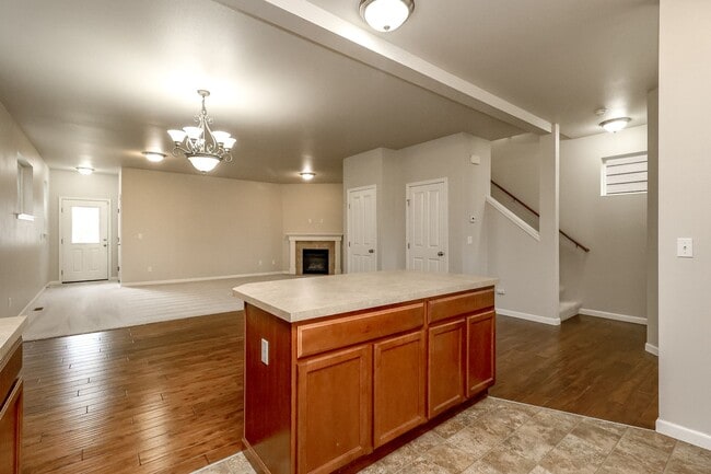 Building Photo - Beautiful Lacey Home with new paint and carpet in Popular Edgewater Community