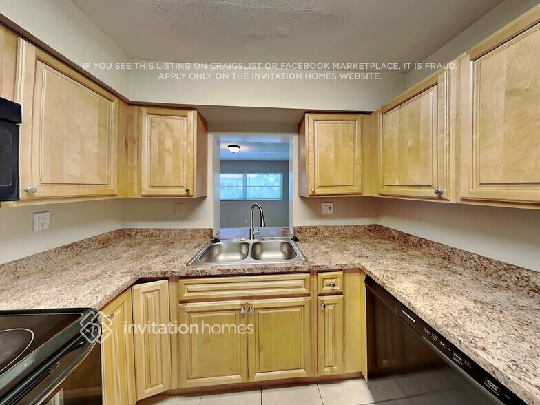 Building Photo - 9350 NW 35th Manor