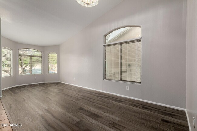 Building Photo - 8003 S 48th Dr