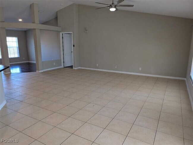 Building Photo - 1502 SW 43rd Ln