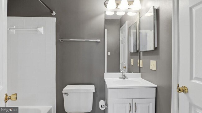 Building Photo - 2628 Deer Ridge Dr