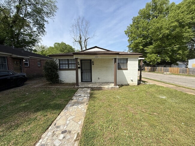 Building Photo - 1537 Boxwood St