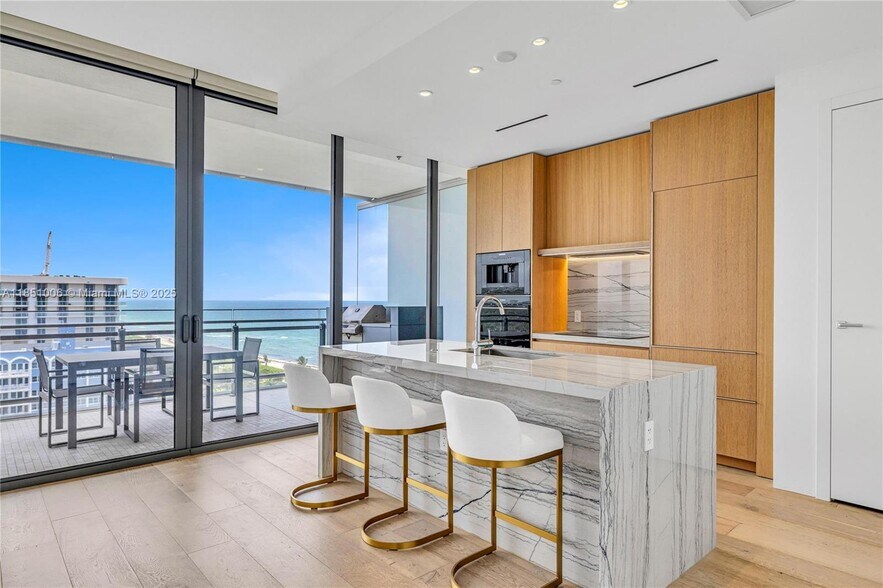 Building Photo - 8701 Collins Ave