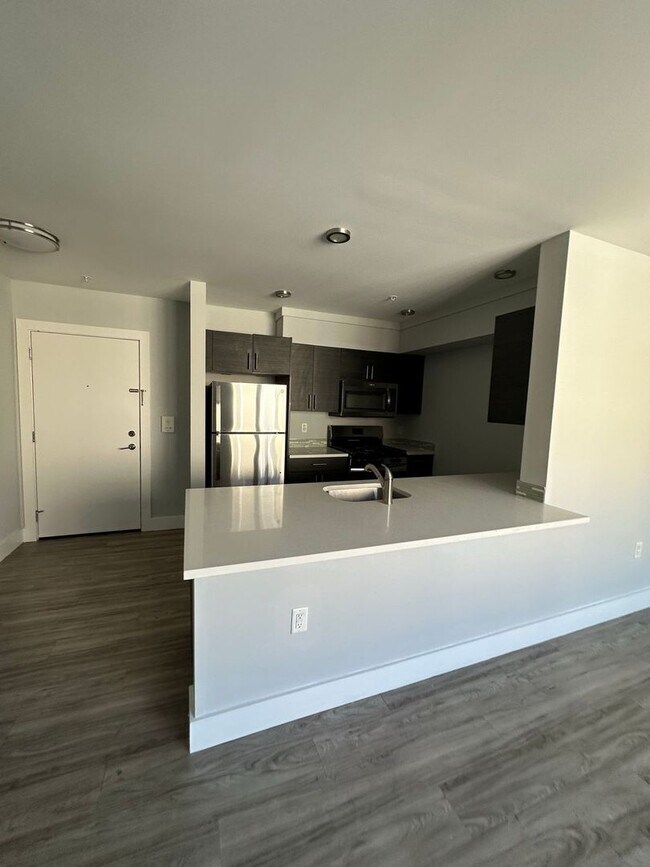 Interior Photo - Rebeka 5208