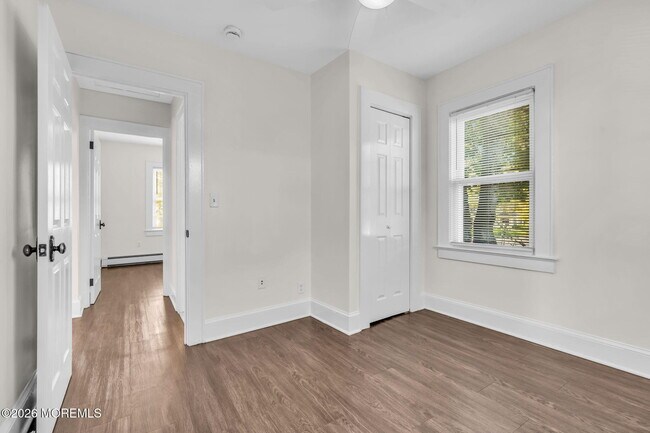 Building Photo - 1411 3rd Ave