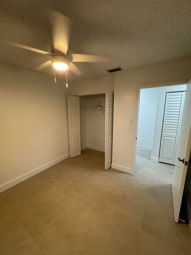 Building Photo - 1148 Summit Trail Cir