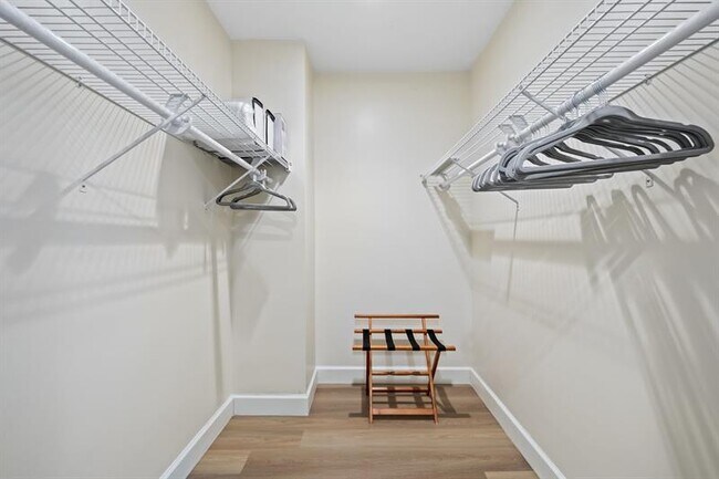 Building Photo - 122 NE 16th Terrace