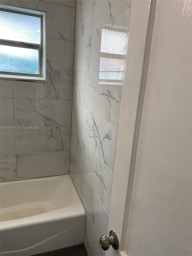 Building Photo - 824 84th St