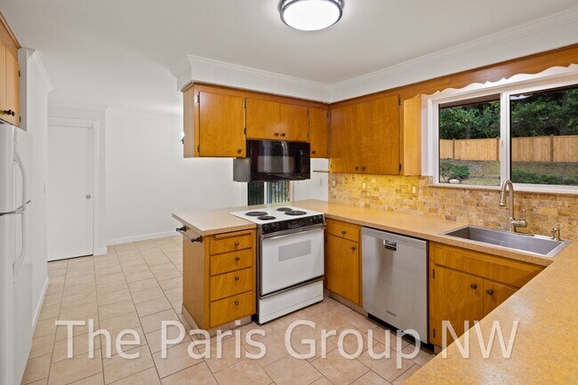 Building Photo - Lovely 2025 Remodeled Shoreline 4BR in Ric...